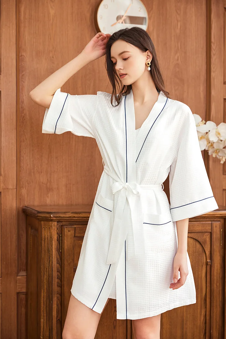 Waffle Jacquard 100% Mulberry  - Robe Silk Women のレビューと価格